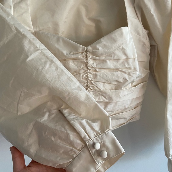 Aritzia Sunday Best Creme Petal Blouse With Puff Sleeves - Picture 3 of 6
